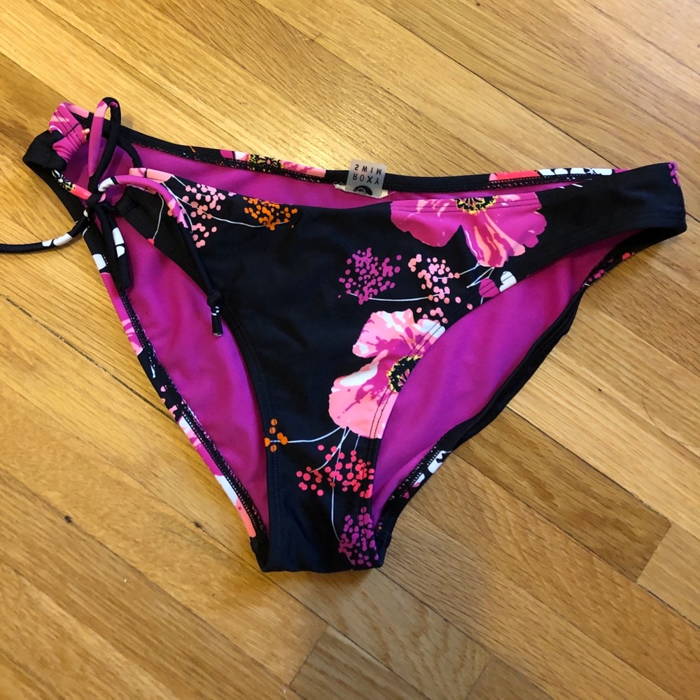 Roxy swim bottoms size M